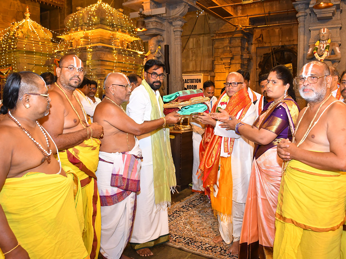 Yadagirigutta_20Brahmotsavam_202025_20Photos__20_289_29.jpg 9