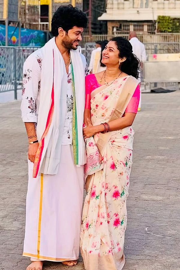 Vishnu_20Priya_20Siddhardh_20Varma_20Couple_20At_20Tirumala_20Tirupati_20Photos_20_282_29.jpg 3