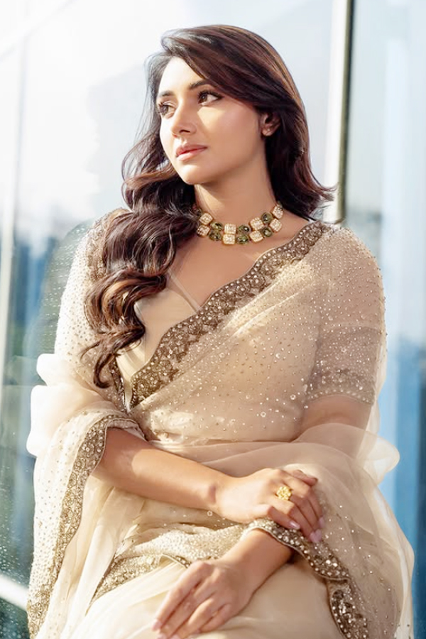 Mirnaa_20menon_20womens_20day_20vibes_20and_20iconic_20style_20photos_20_284_29.jpg 5