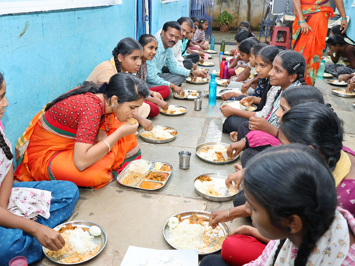 Best_20Photos_20of_20The_20Week_20in_20AP_20and_20Telangana_20Photo_20Gallery_20_2834_29.jpg 4