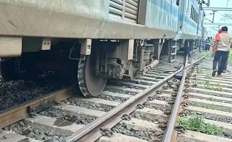 Traintracks1.jpg