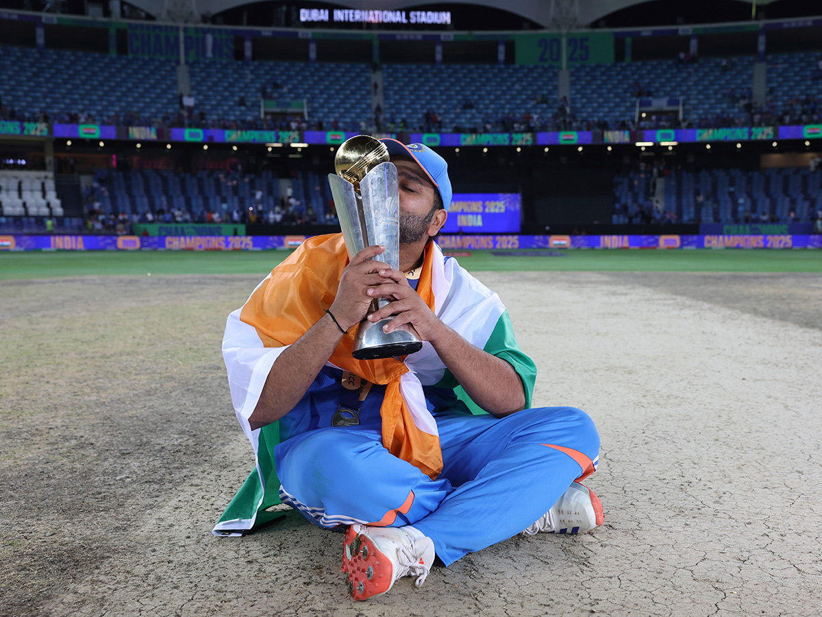 ICC_20Champions_20Trophy_20cricket_20final_20match_20between_20India_20and_20New_20Zealand__20_2812_29.jpg 12