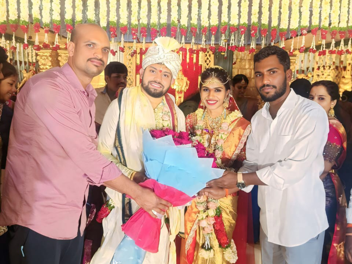 GHMC_20BRS_20Corporator_20Hema_20Samala_20Marriage_20Photos_20Goes_20Viral__20_2812_29.jpg 12