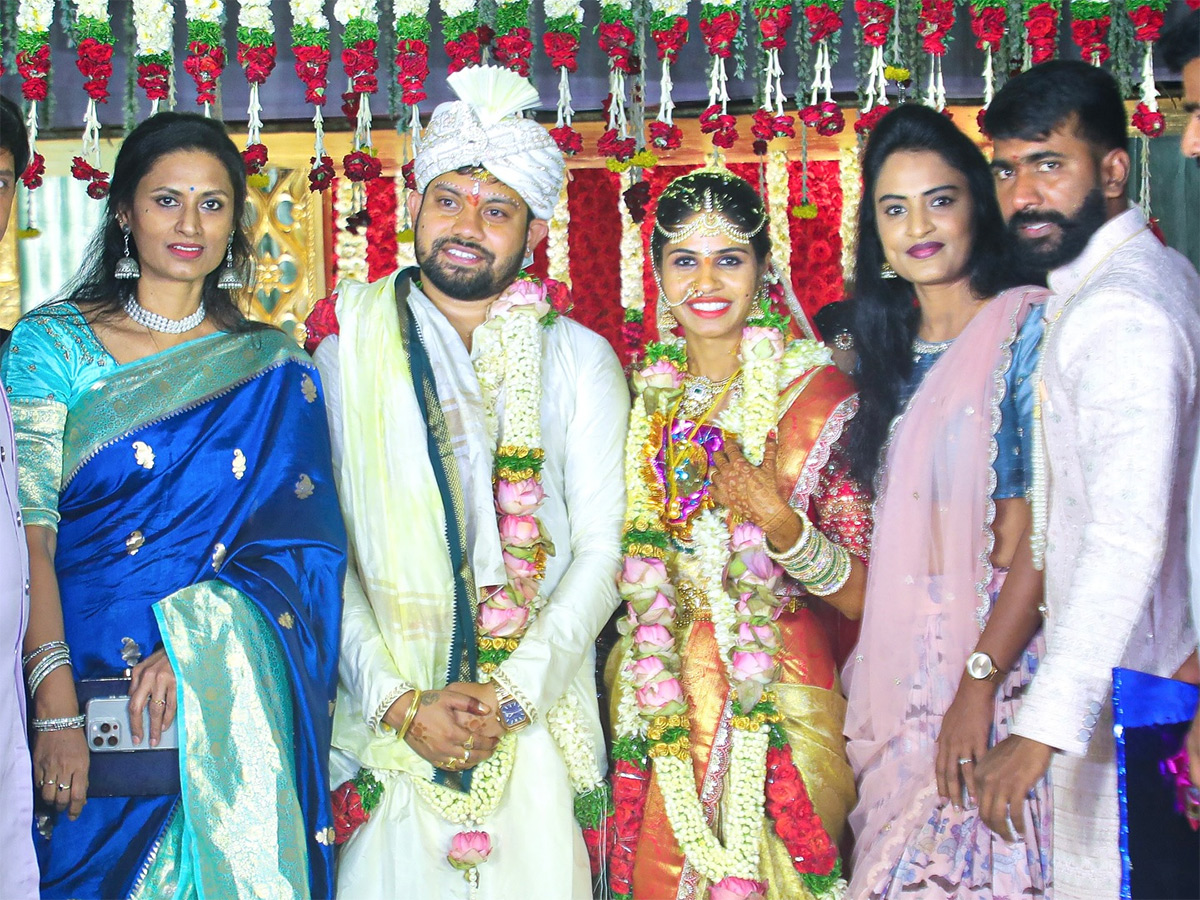 GHMC_20BRS_20Corporator_20Hema_20Samala_20Marriage_20Photos_20Goes_20Viral__20_2816_29.jpg 16