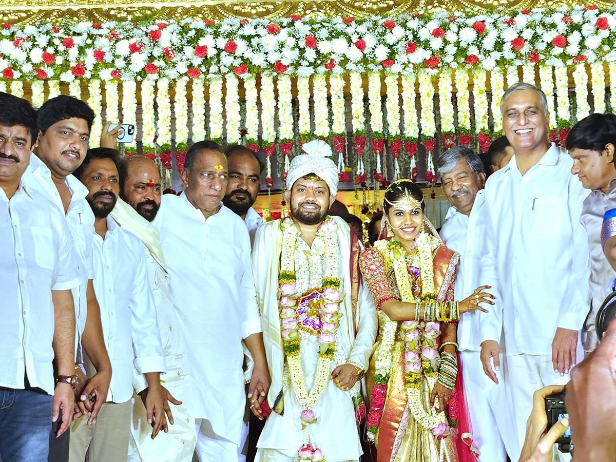 GHMC_20BRS_20Corporator_20Hema_20Samala_20Marriage_20Photos_20Goes_20Viral__20_283_29.jpg 3