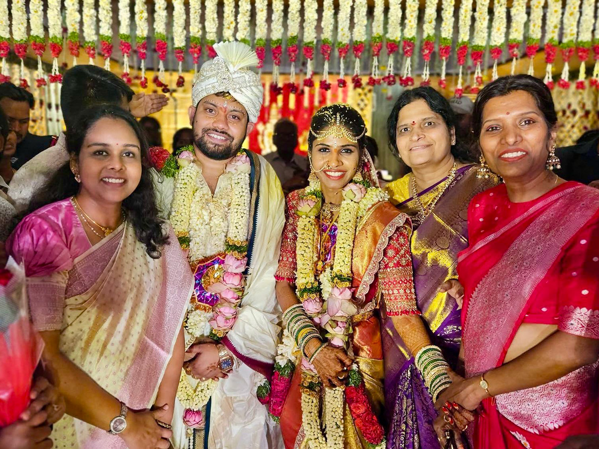 GHMC_20BRS_20Corporator_20Hema_20Samala_20Marriage_20Photos_20Goes_20Viral__20_287_29.jpg 7