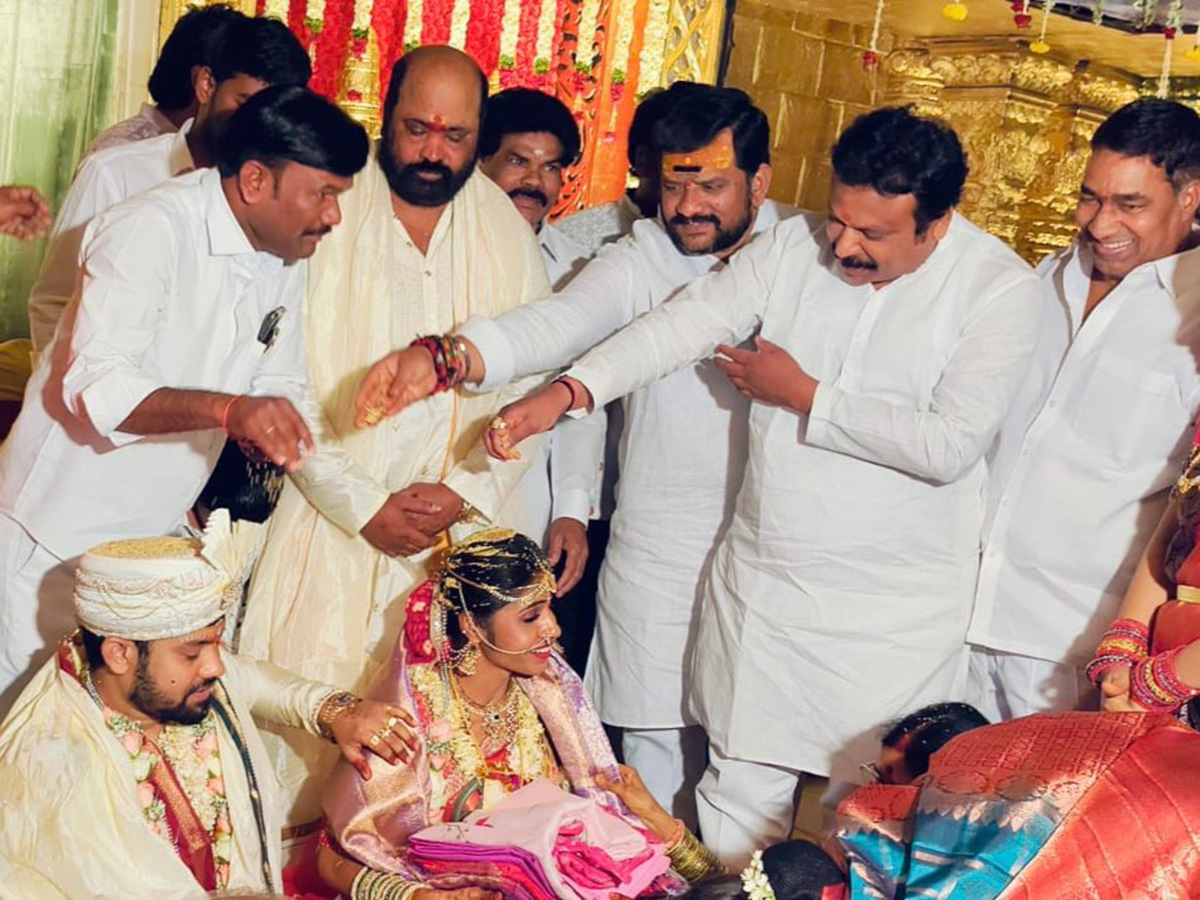 GHMC_20BRS_20Corporator_20Hema_20Samala_20Marriage_20Photos_20Goes_20Viral__20_288_29.jpg 8