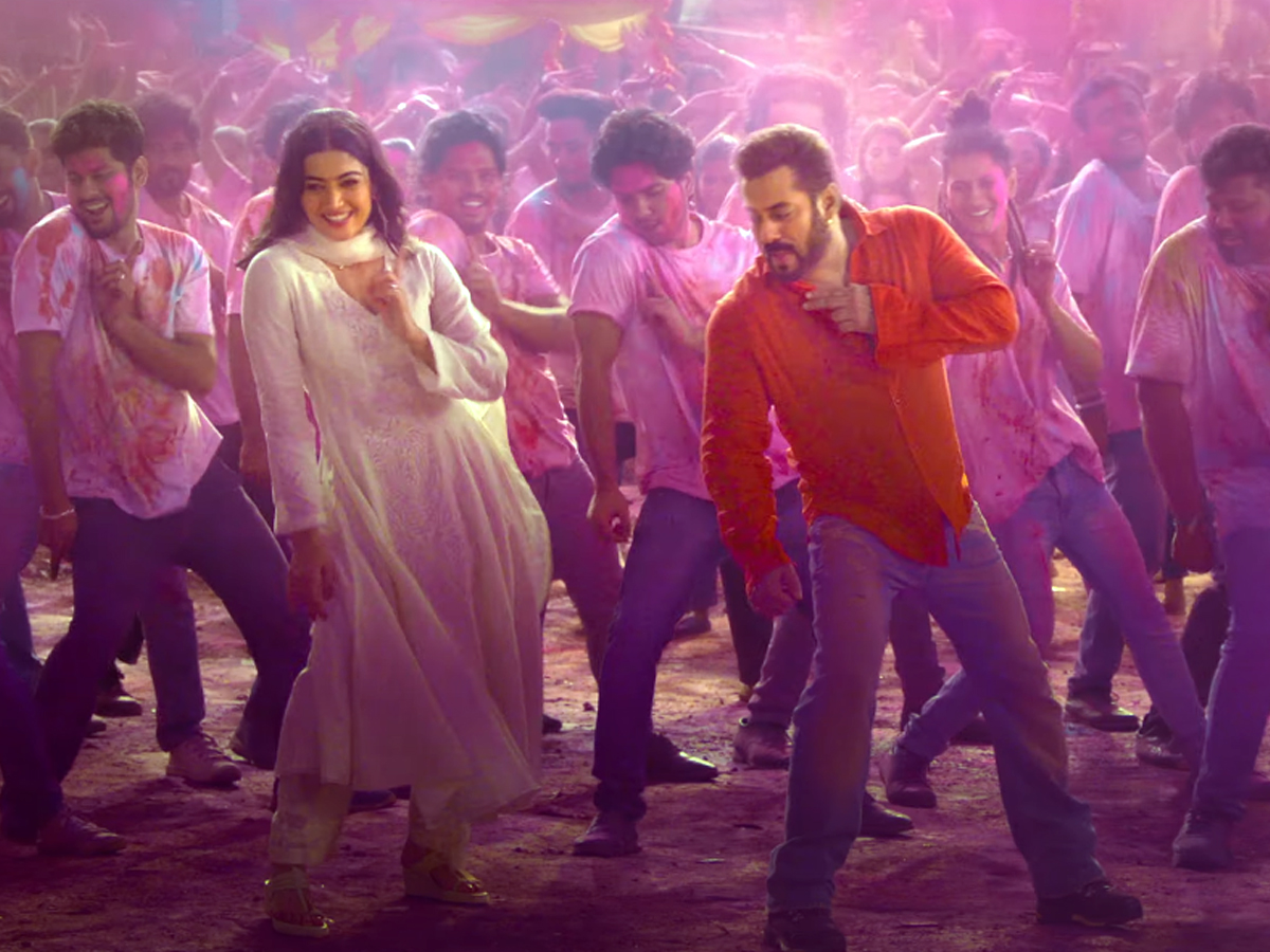 Holy_20song_20in_20Sikandar_20movie10.jpg 12