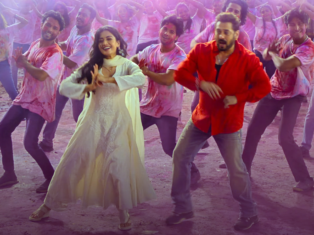 Holy_20song_20in_20Sikandar_20movie11.jpg 13