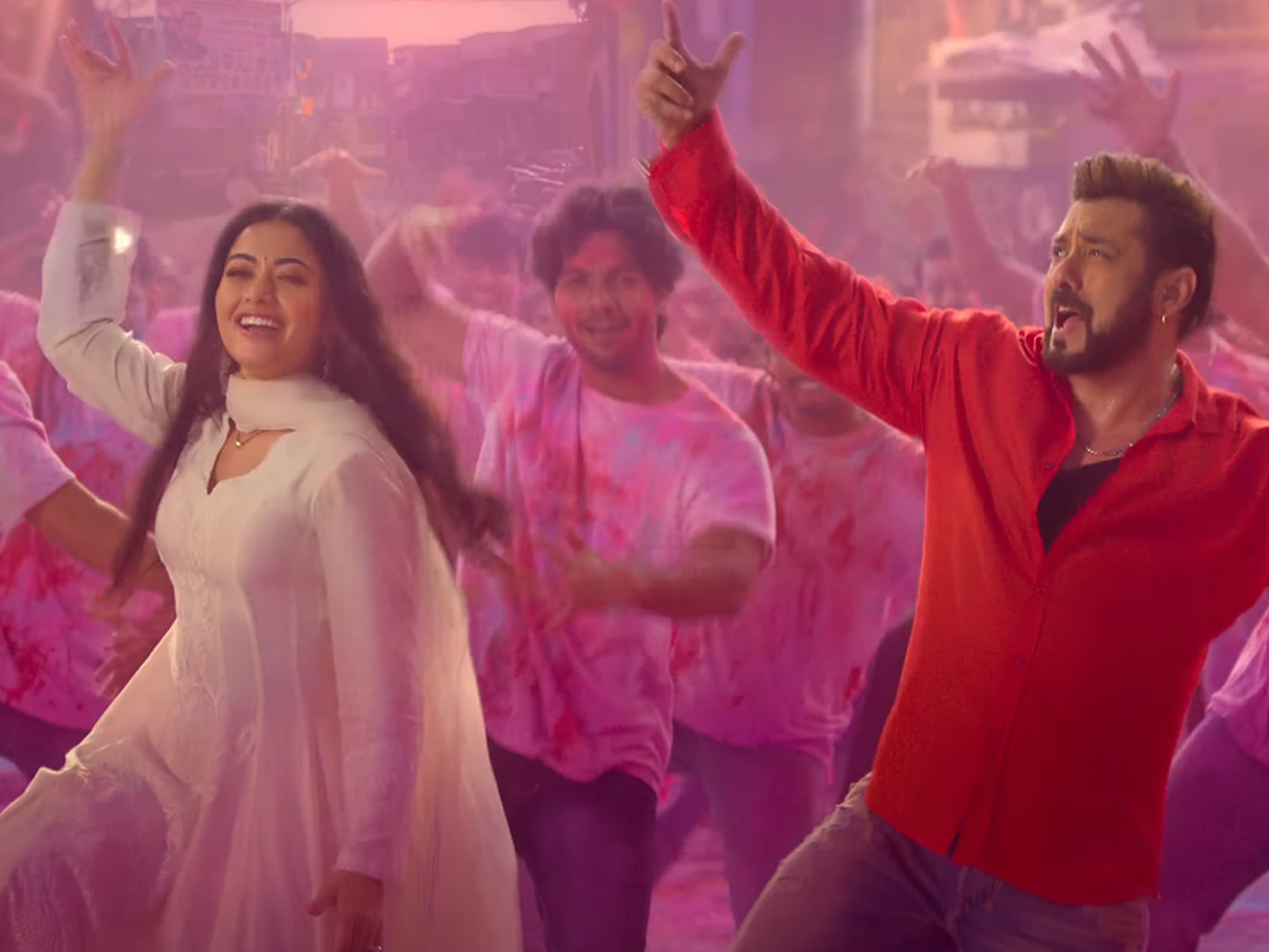 Holy_20song_20in_20Sikandar_20movie13.jpg 15