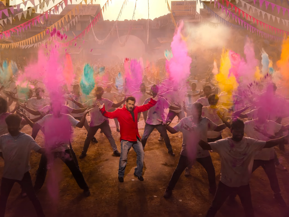 Holy_20song_20in_20Sikandar_20movie4.jpg 6