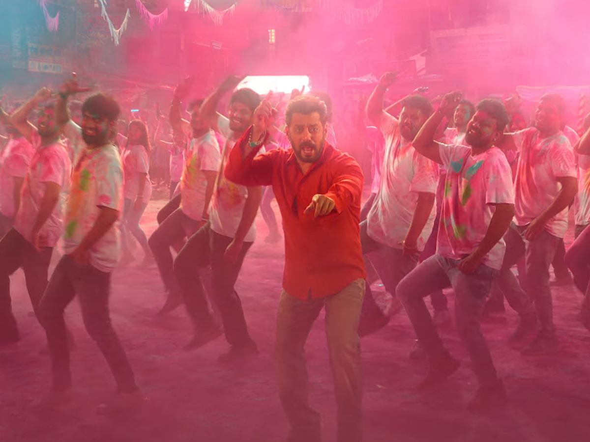 Holy_20song_20in_20Sikandar_20movie9.jpg 11