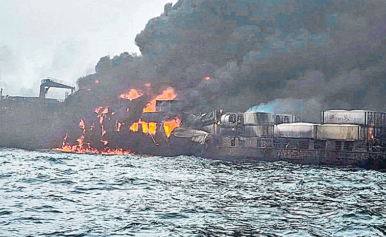 OIL-TANKER---CARGO-SHIP.jpg