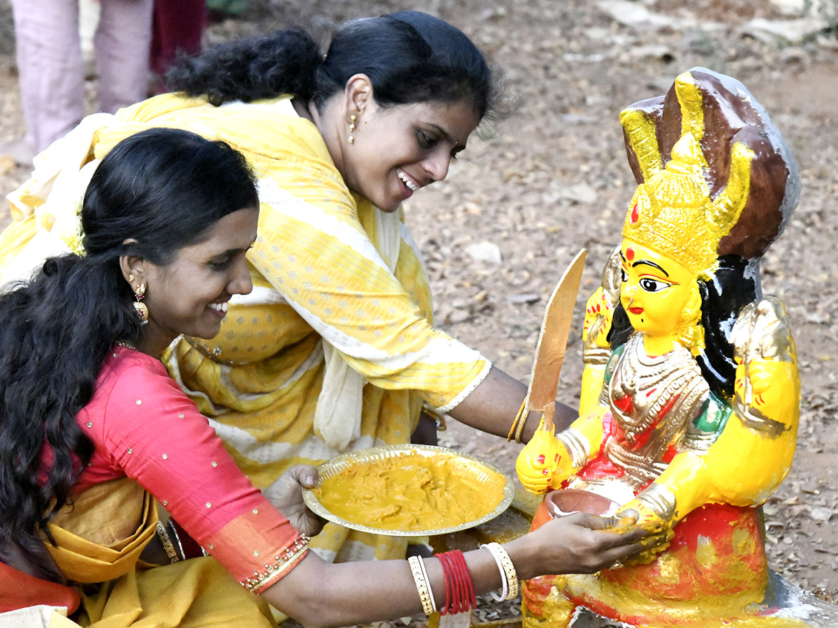 Tholella_20Sambaram_20In_20Pydithalli_20Sirimanu_20Utsavam_20Photos__20_281_29.jpg 1