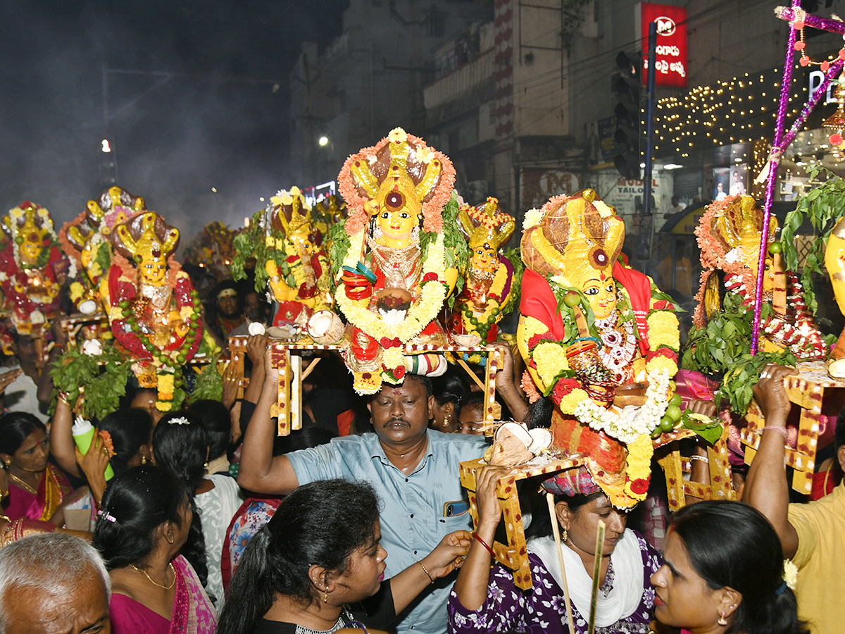Tholella_20Sambaram_20In_20Pydithalli_20Sirimanu_20Utsavam_20Photos__20_282_29.jpg 2