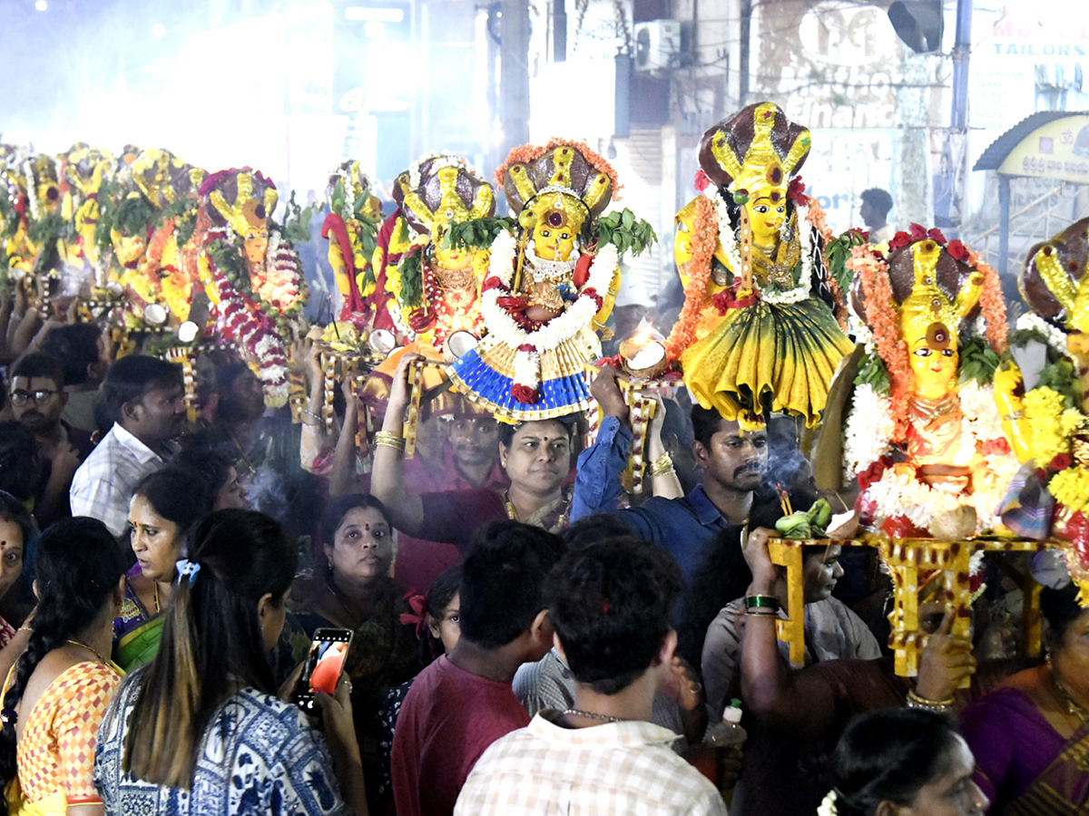 Tholella_20Sambaram_20In_20Pydithalli_20Sirimanu_20Utsavam_20Photos__20_284_29.jpg 4