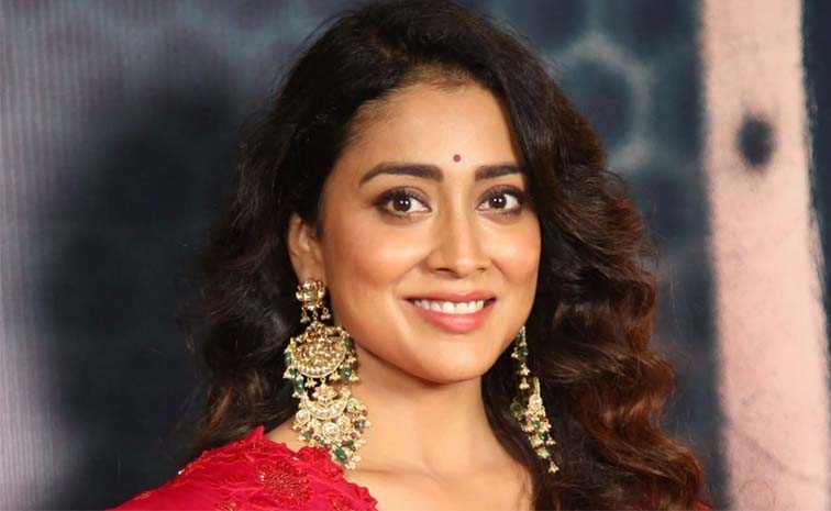 shriya.jpg