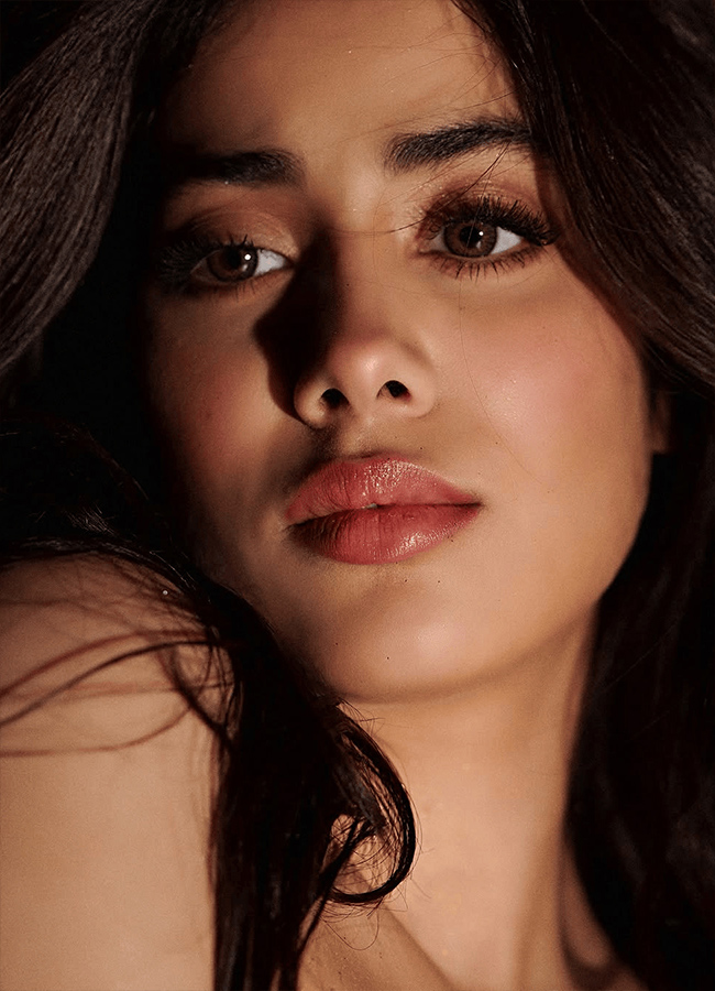 Bollywood-Actress-Janhvi-Kapoor-Glamorous-Photos_20_286_29.jpg 6