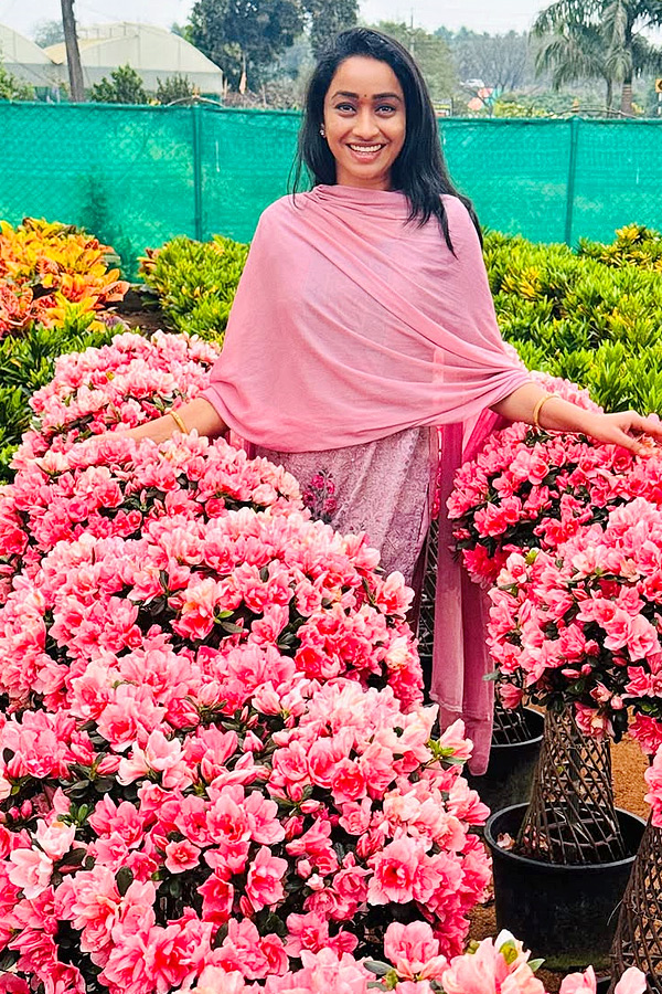 Anchor_20Vindhya_20Vishaka_20Remembering_20Home_20Town_20memories_20Photos_20_283_29.jpg 4