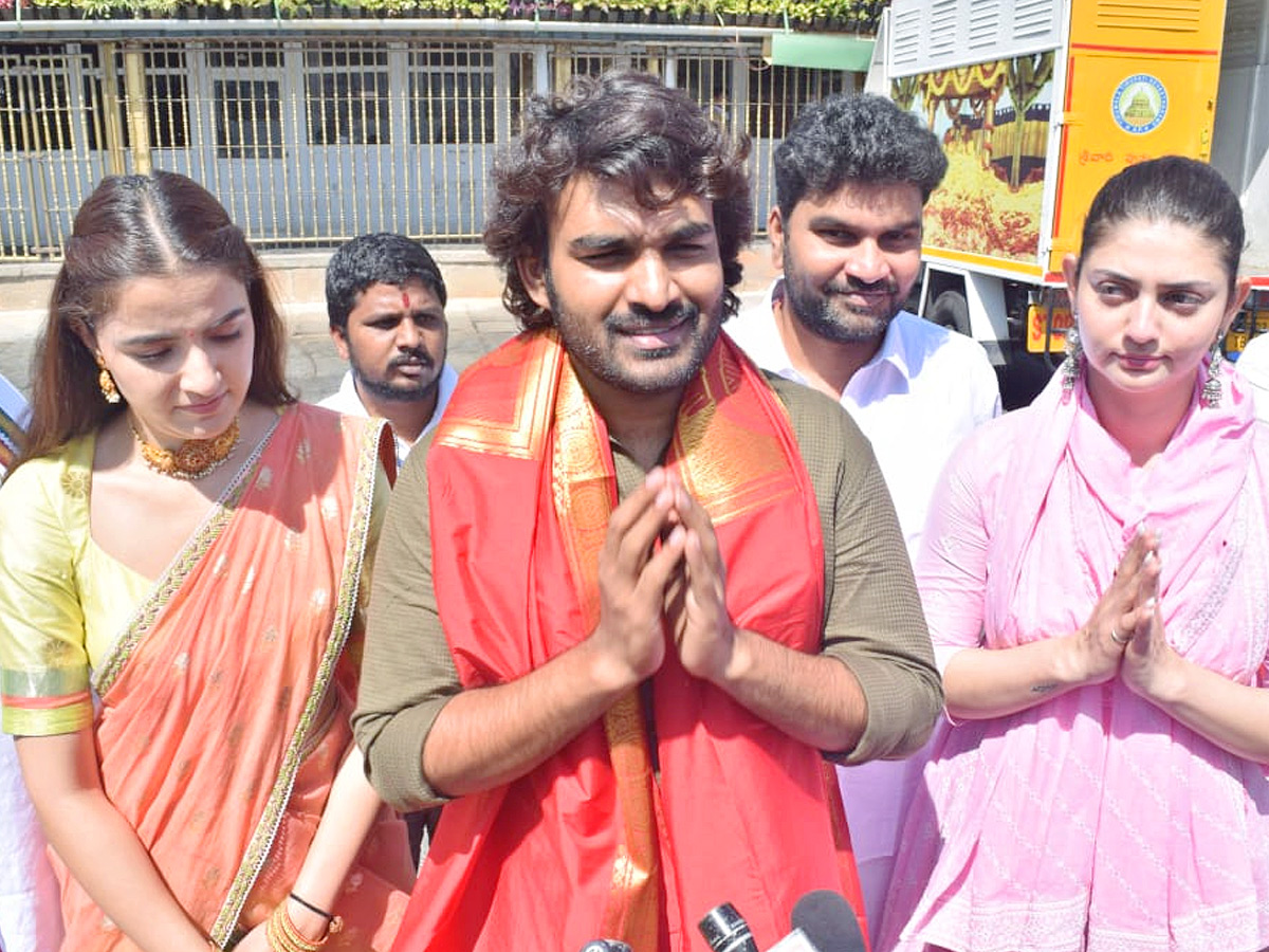 Dilruba_20team_20in_20Tirumala10_1_20_285_29.jpg 5