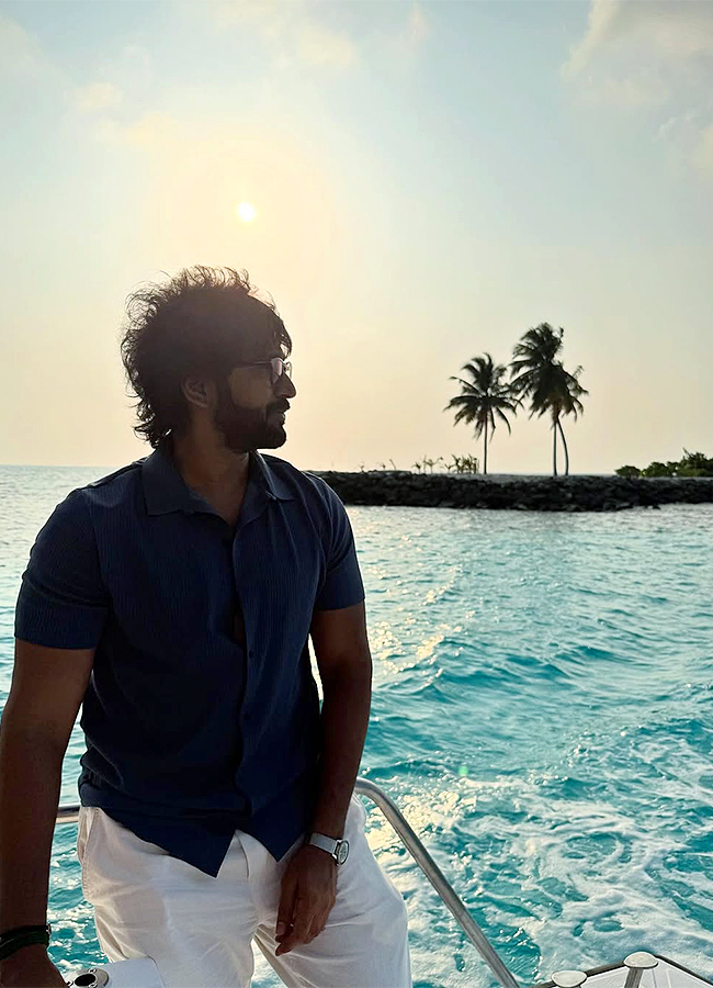 Nikki_20Galrani_20and_20Aadi_20Pinisetty_20seen_20chilling_20out_20over_20the_20weekend__20_287_29_0.jpg 7