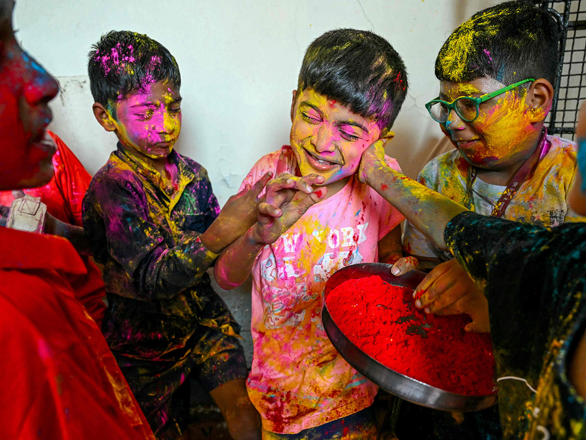 holi_202025_20festival_20celebration_20in_20india_20photos__20_2814_29.jpg 14