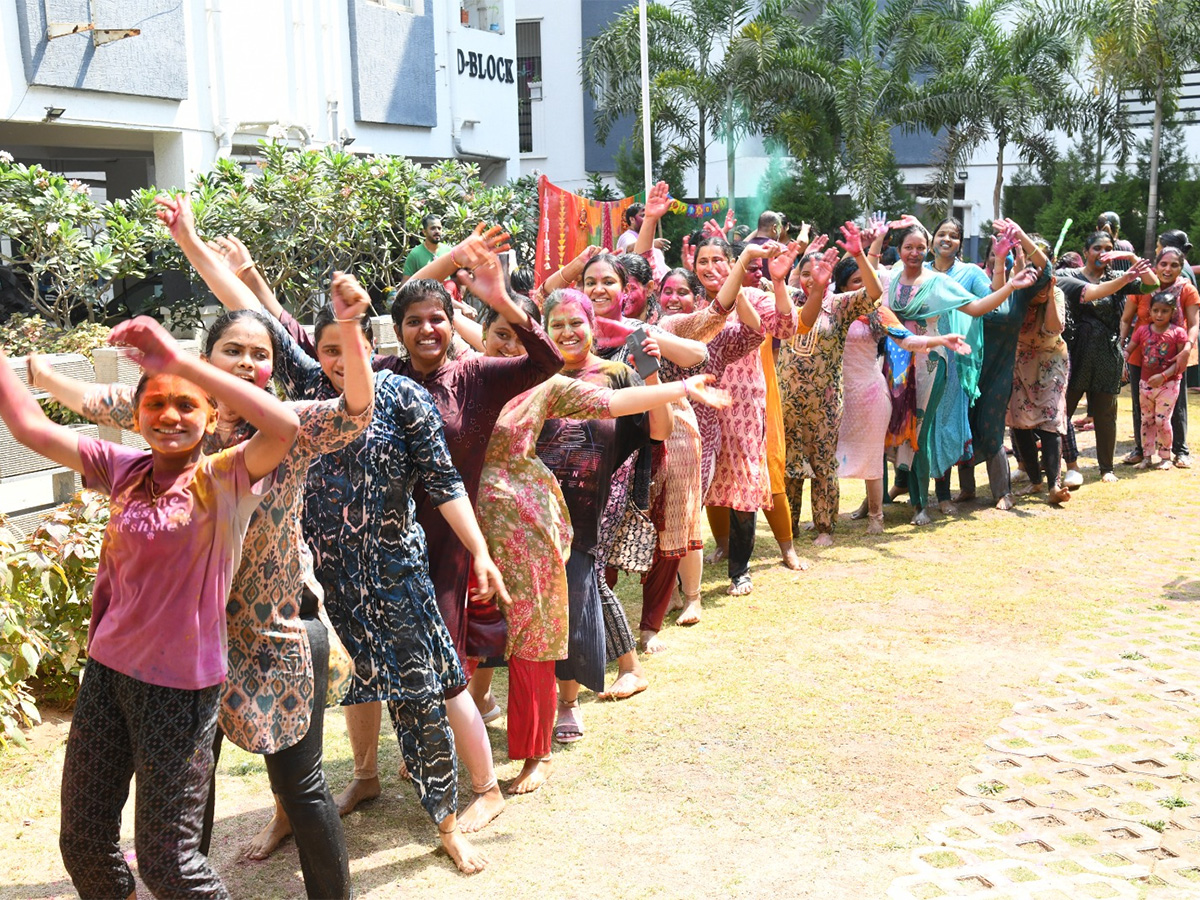 holi_20celebrations_20hyderabad__20_2810_29.jpg 10