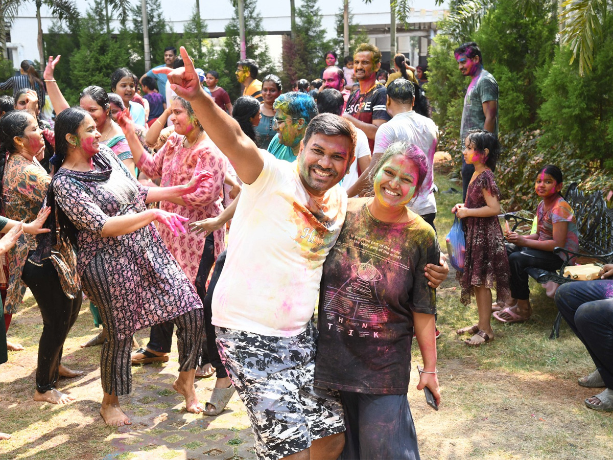holi_20celebrations_20hyderabad__20_284_29.jpg 4