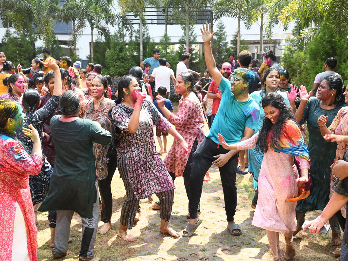 holi_20celebrations_20hyderabad__20_285_29.jpg 5