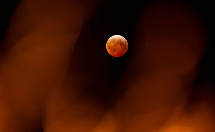 lunar_20eclipse_202022_20blood_20moon.jpg