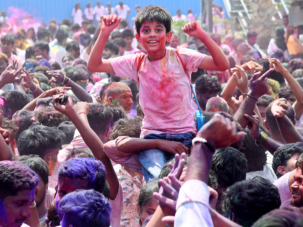 holi_202025_20celebrations_20in_20hyderabad_20HD_20photos__20_285_29.jpg 5
