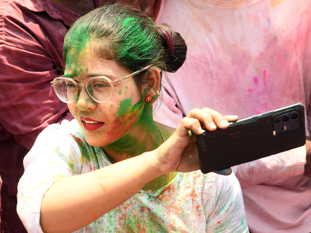 holi_202025_20celebrations_20in_20hyderabad_20HD_20photos__20_288_29.jpg 8