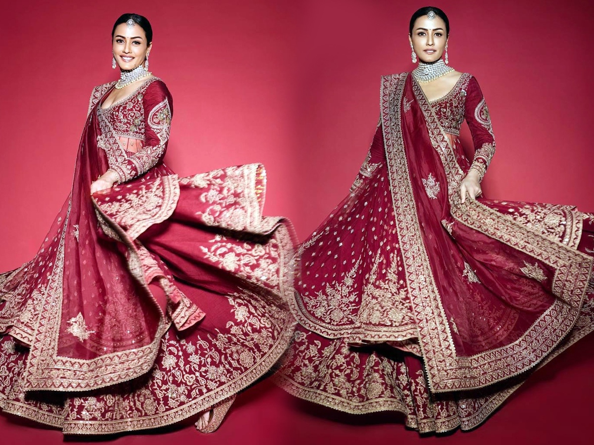 Namratha_20shirodkar_20in_20red_20dress_20title.jpg 1