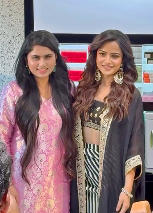 Actress_20Vaishnavi_20Chaitanya_20in_20kondapur__20_2810_29.jpg 10