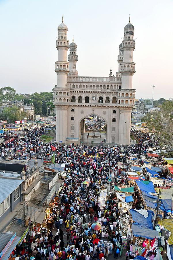 Ramadan_20Nights_20at_20Charminar_20Hyderabad_20Photos__20_2810_29.jpg 10