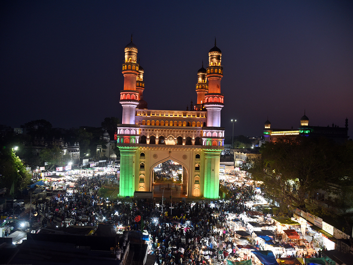 Ramadan_20Nights_20at_20Charminar_20Hyderabad_20Photos__20_2813_29.jpg 13