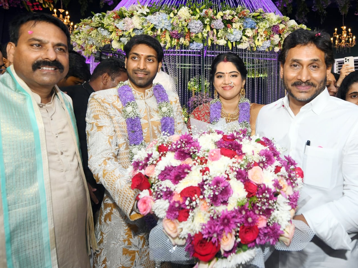 YSJ_20at_20marriage_20.jpg 1