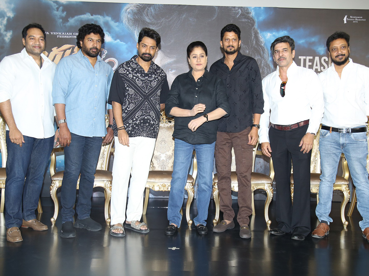 Arjun_20Son_20Of_20Vyjayanthi_20Teaser_20Launch_20Event_20Gallery__20_2813_29.jpg 13