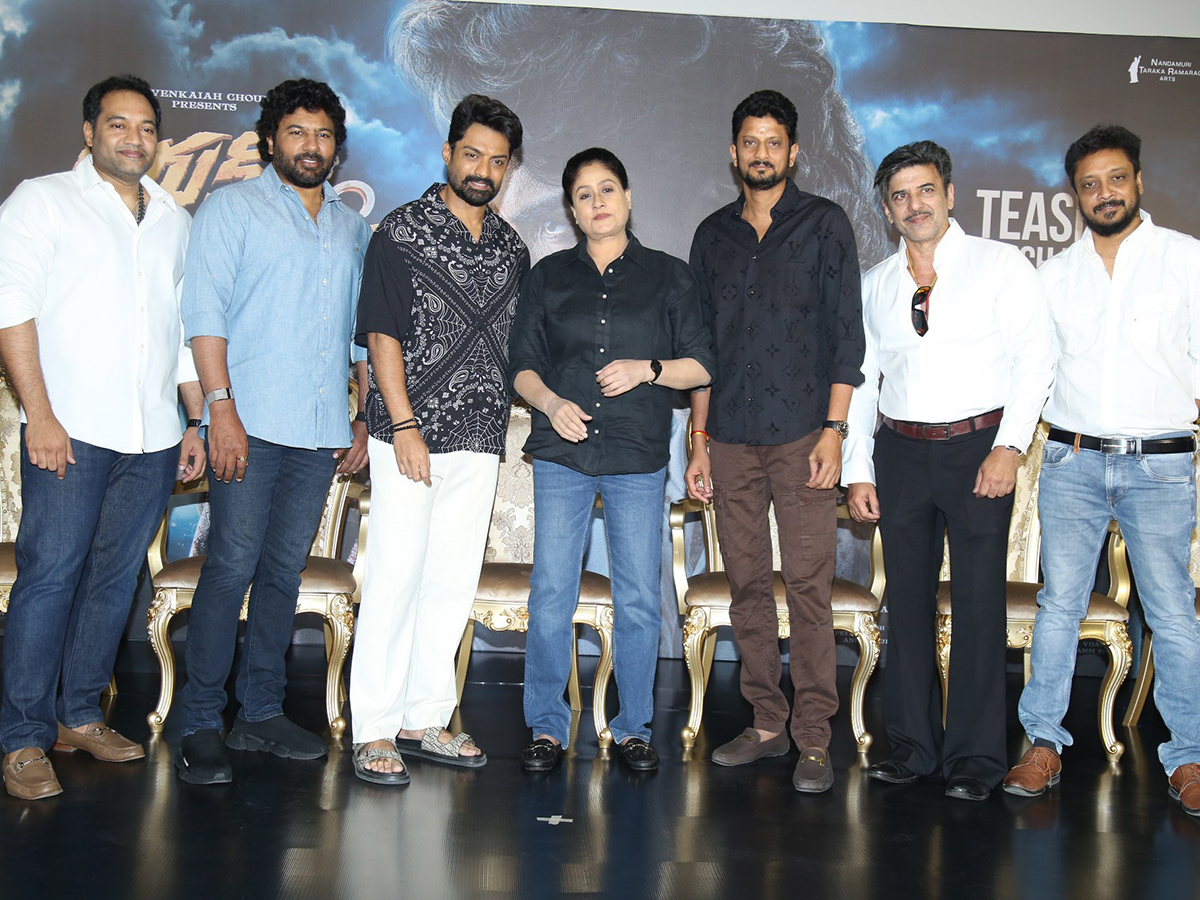 Arjun_20Son_20Of_20Vyjayanthi_20Teaser_20Launch_20Event_20Gallery__20_2814_29.jpg 14