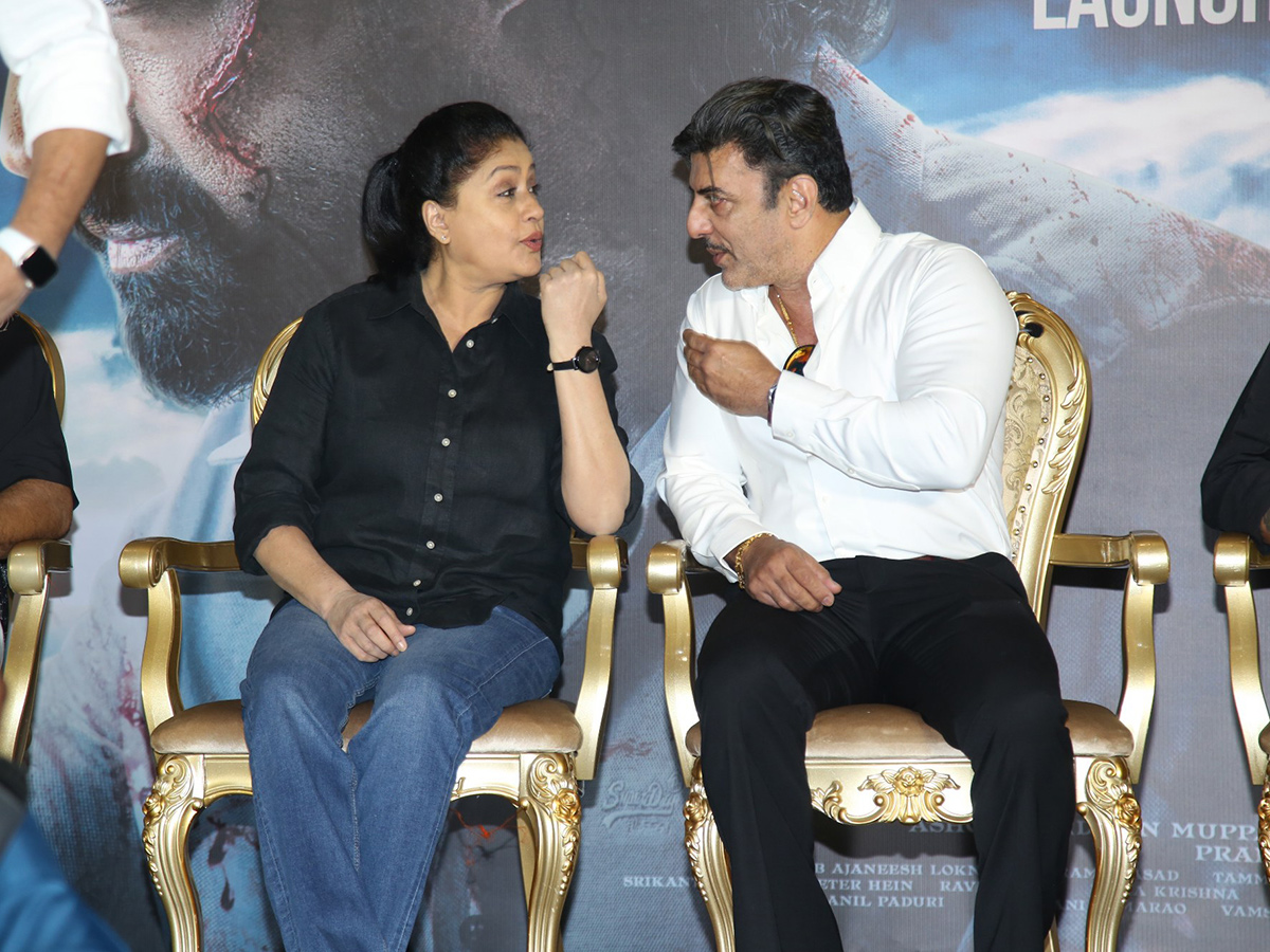 Arjun_20Son_20Of_20Vyjayanthi_20Teaser_20Launch_20Event_20Gallery__20_2815_29.jpg 15