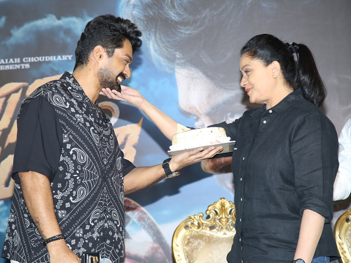 Arjun_20Son_20Of_20Vyjayanthi_20Teaser_20Launch_20Event_20Gallery__20_281_29.jpg 1