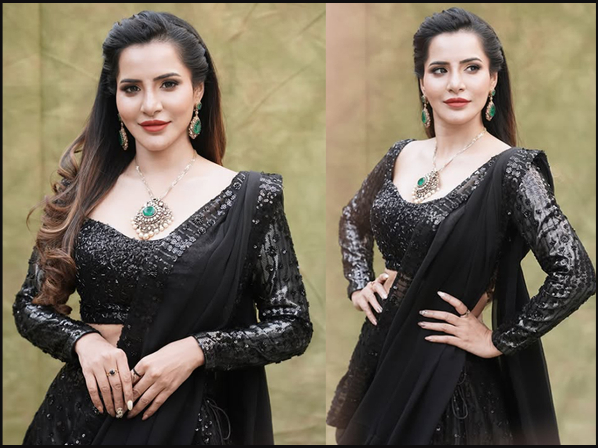 Ashu_20Reddy_20simple_20style_20look_20photos_20_20_2810_29.jpg 1