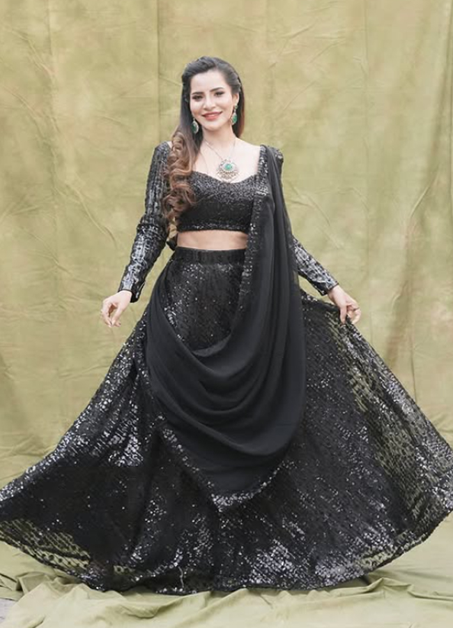 Ashu_20Reddy_20simple_20style_20look_20photos_20_20_282_29.jpg 3