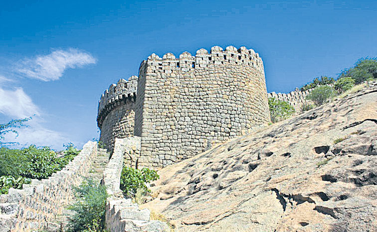 Bhuvangir-Fort.jpg