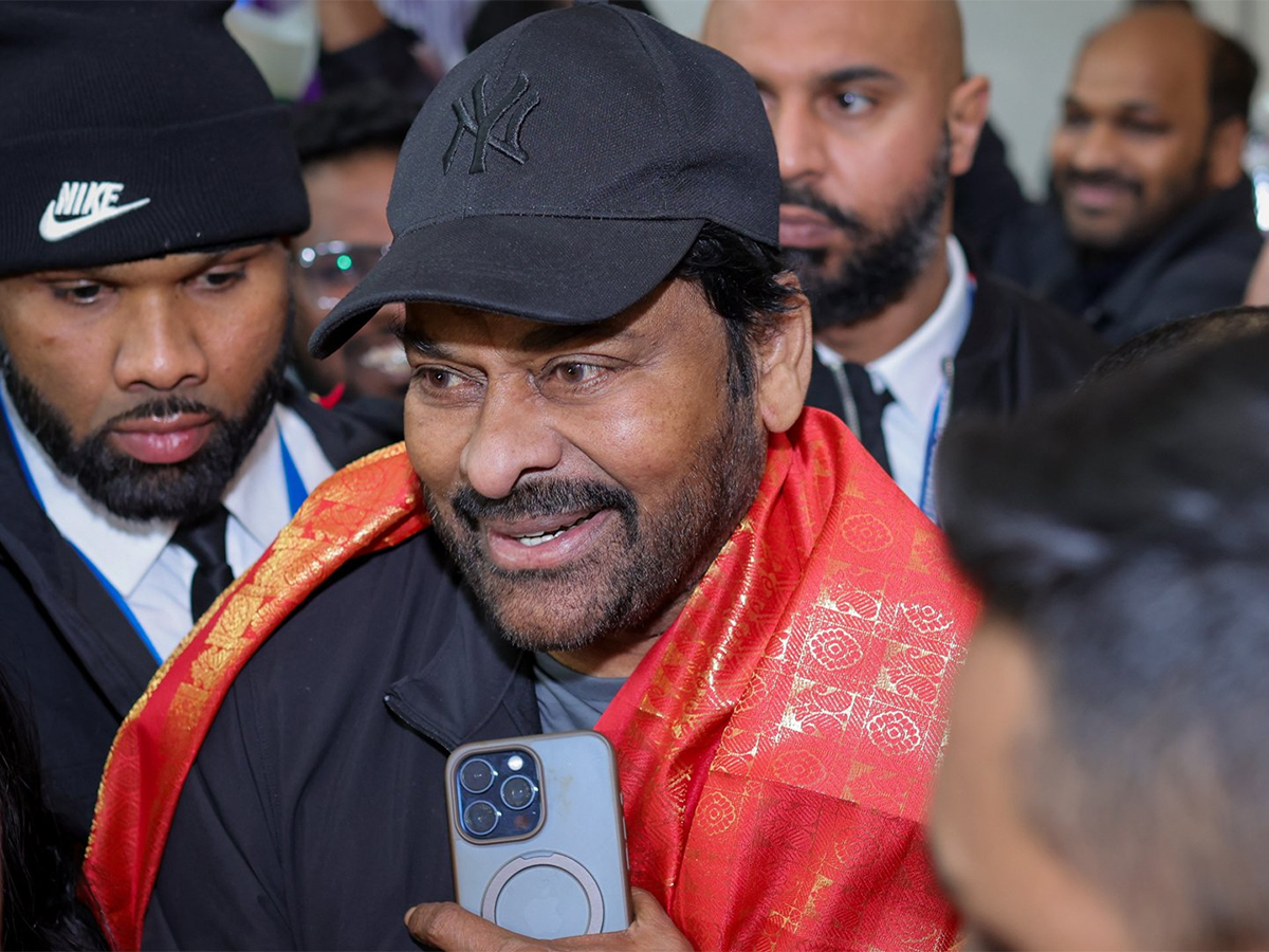 Chiranjeevi_20Life_20Time_20Achievement_20Award_20UK_20Photos__20_283_29.jpg 3
