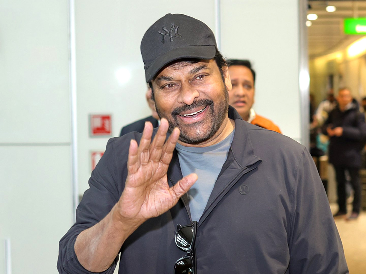 Chiranjeevi_20Life_20Time_20Achievement_20Award_20UK_20Photos__20_285_29.jpg 5
