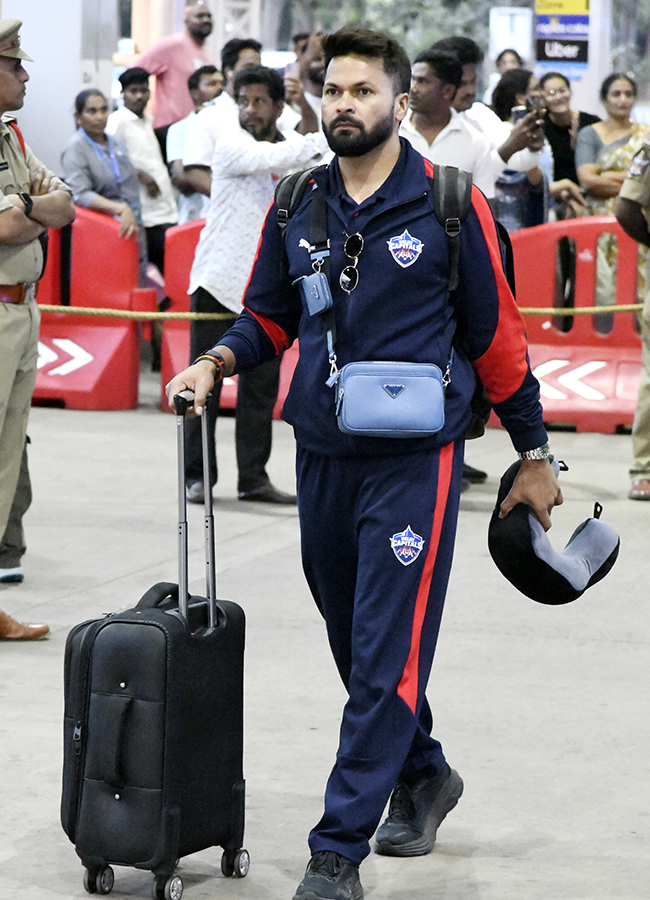 IPL_202025_20_20Delhi_20Capitals_20Reach_20Visakhapatnam_20for_20Opening_20Match__20_285_29.jpg 5