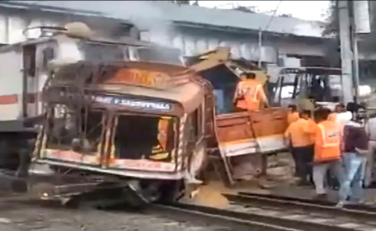 Train-Collide-in-Amethi.jpg