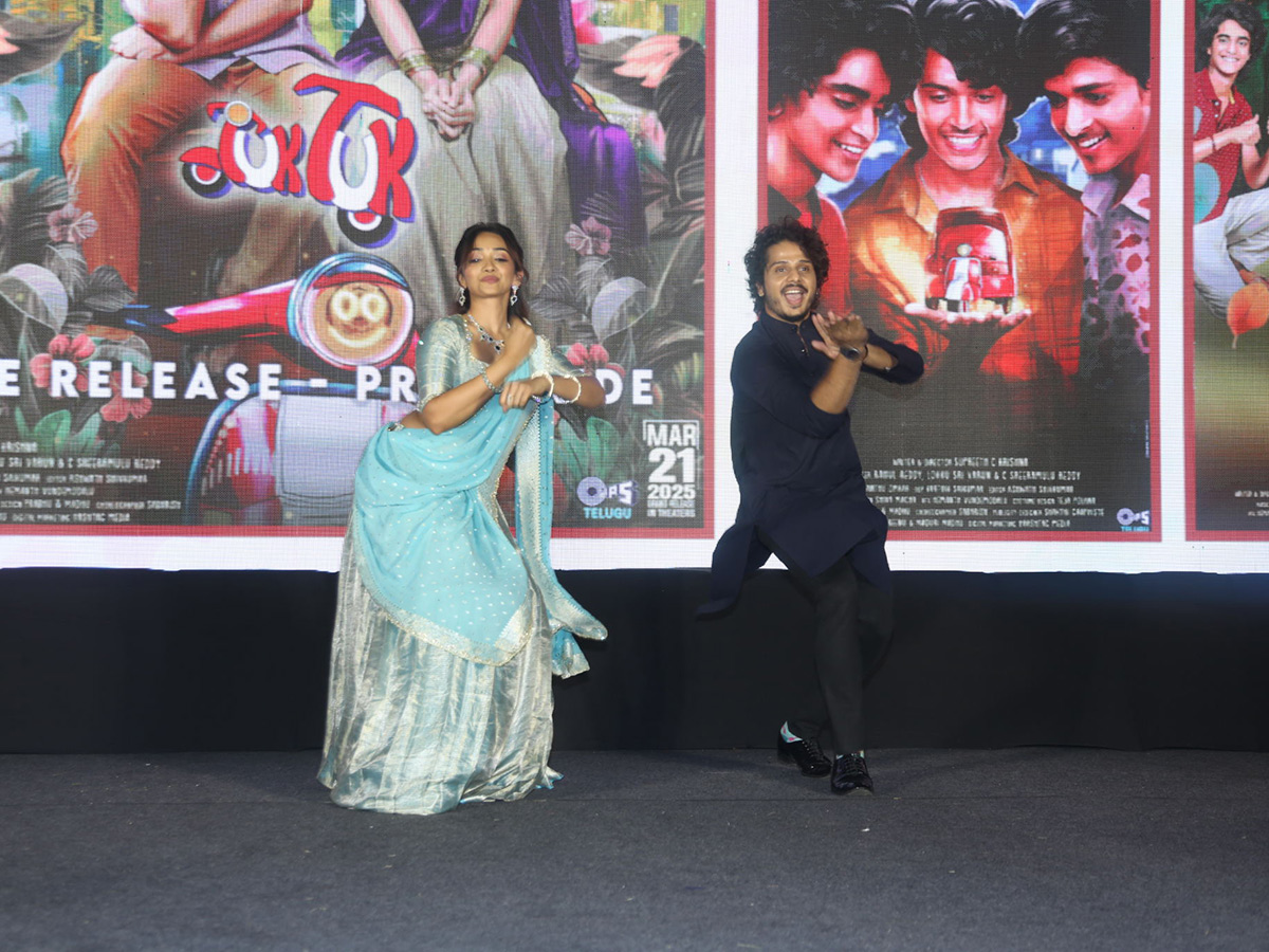 Tuk_20Tuk_20Movie_20Pre_20Release_20Event_20Photos__20_282_29.jpg 2