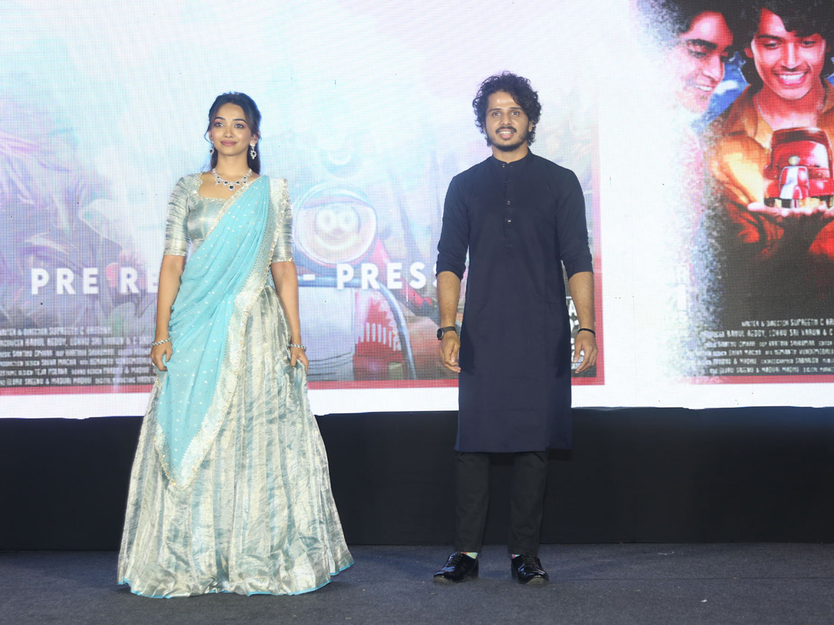 Tuk_20Tuk_20Movie_20Pre_20Release_20Event_20Photos__20_283_29.jpg 3